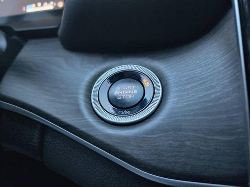 Used 2024 Jeep Grand Cherokee Limited w/ Black Appearance Package image 27