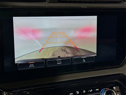 Certified 2022 GMC Sierra 1500 AT4 w/ AT4 Preferred Package image 12