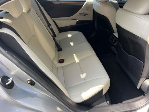 Certified 2023 Lexus ES 350 w/ Premium Package image 16
