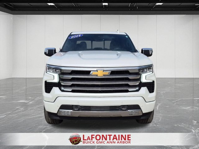 Used 2024 Chevrolet Silverado 1500 High Country AWD/4WD image 3
