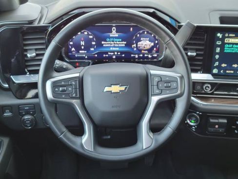 Used 2024 Chevrolet Silverado 1500 LT w/ Protection Package AWD/4WD image 32