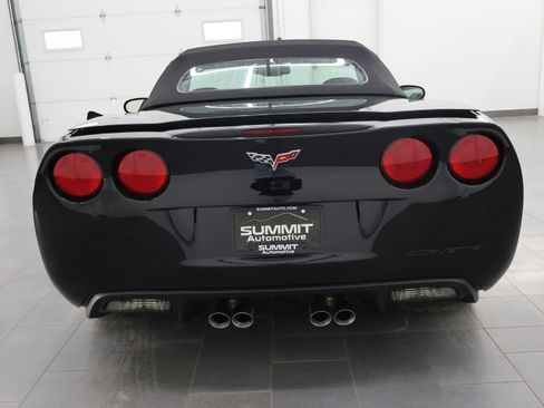 Used 2007 Chevrolet Corvette Convertible w/ Preferred Equipment Group image 21