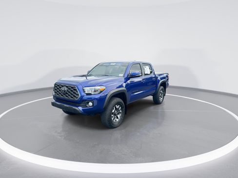 Used 2022 Toyota Tacoma TRD Off-Road w/ Black Out Package (TMS) AWD/4WD image 5