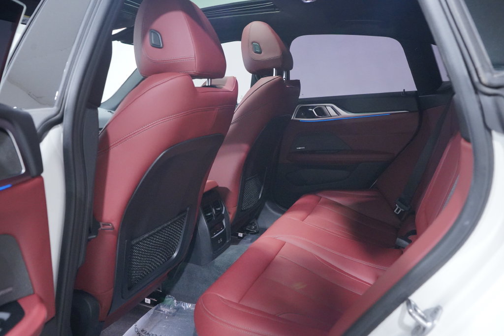 Used 2024 BMW i4 eDrive35 w/ Premium Package RWD image 11