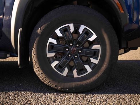 Used 2022 Nissan Frontier PRO-4X w/ Technology Package image 29