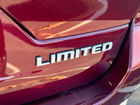 Used 2024 Jeep Grand Cherokee Limited w/ Luxury Tech Group II AWD/4WD image 7