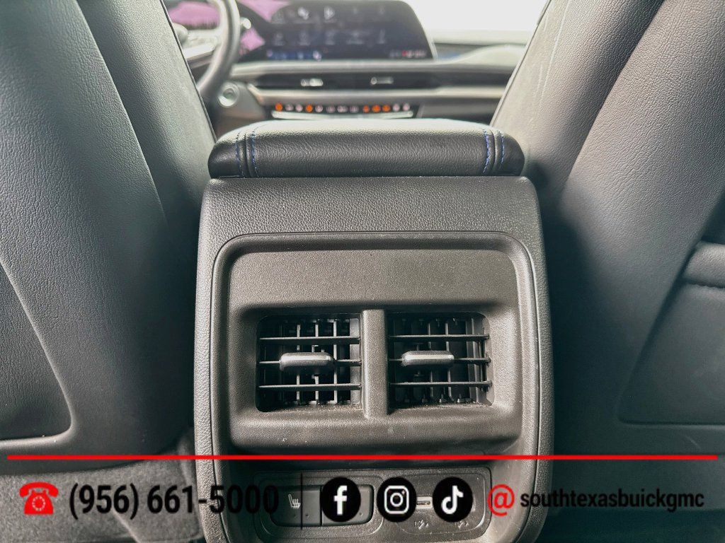 Used 2025 Cadillac XT4 Sport w/ LPO, Onyx Lite Package FWD image 24
