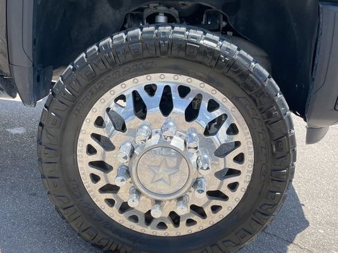 Used 2024 GMC Sierra 3500 Denali Ultimate AWD/4WD image 15