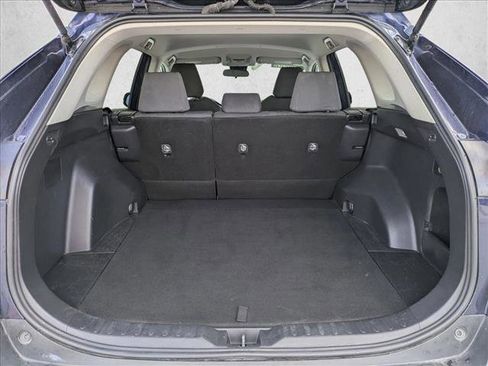 Used 2021 Toyota RAV4 XLE image 18