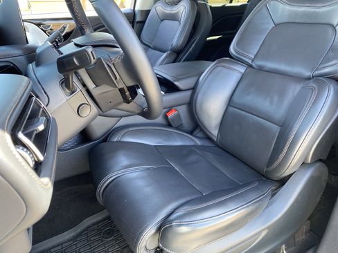 Used 2025 Lincoln Aviator Reserve w/ Equipment Group 201A AWD/4WD image 17