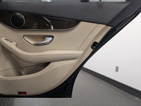 Used 2019 Mercedes-Benz C 300 4MATIC Sedan image 25