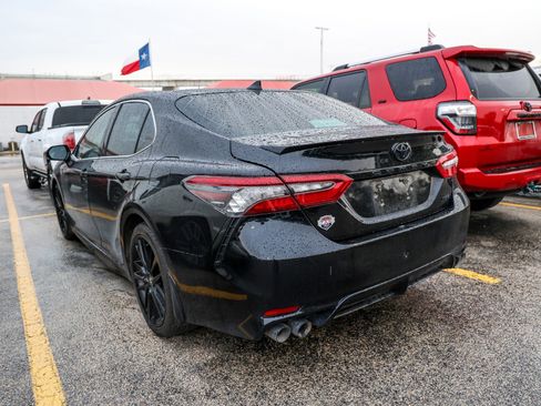 Used 2021 Toyota Camry XSE FWD image 5