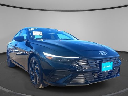 Used 2024 Hyundai Elantra SEL w/ Convenience Package image 1