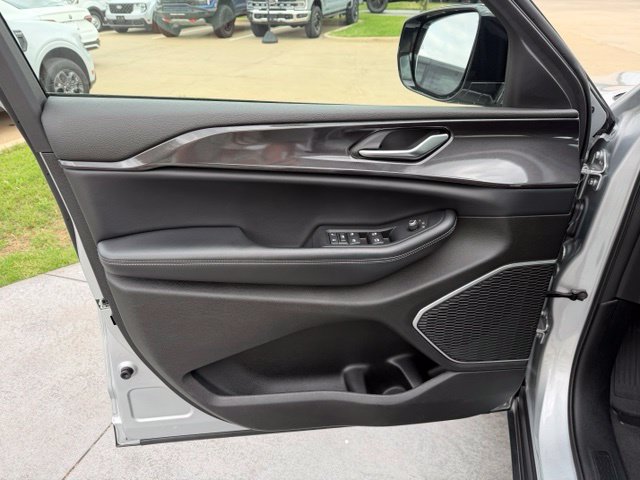 Used 2021 Jeep Grand Cherokee L Laredo AWD/4WD image 10