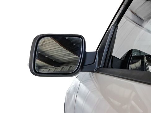 Used 2017 Ford Explorer XLT w/ Equipment Group 202A image 40