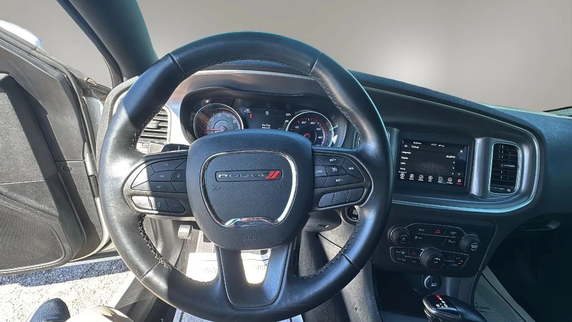 Used 2020 Dodge Charger SXT RWD image 16