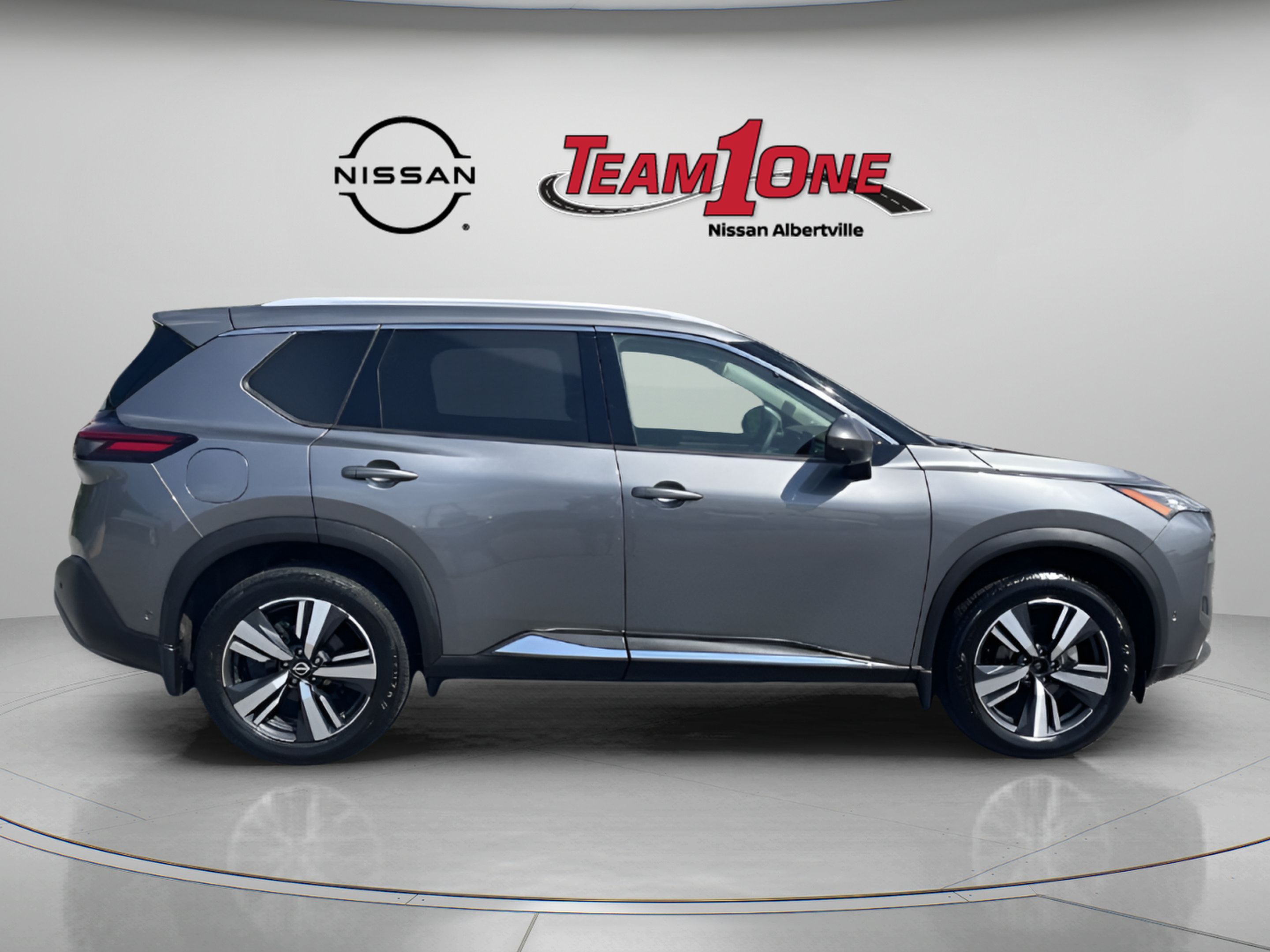 Used 2023 Nissan Rogue SL w/ SL Premium Package FWD image 9