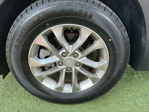 Used 2019 Hyundai Santa Fe SEL image 45