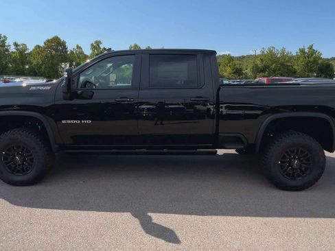 New 2025 Chevrolet Silverado 2500 ZR2 w/ Technology Package image 41