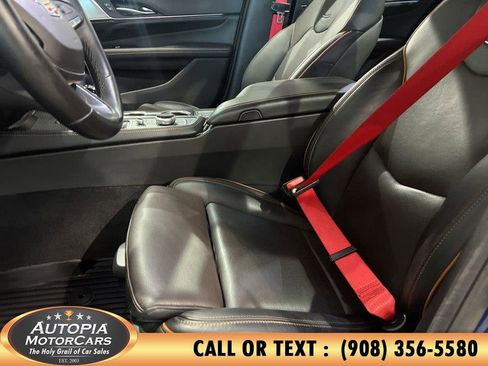 Used 2022 Cadillac CT4 V RWD image 10