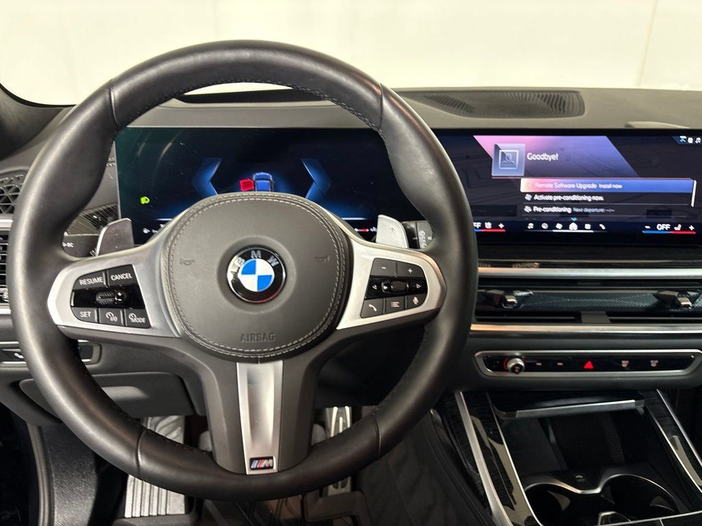 Certified 2026 BMW X7 xDrive40i w/ M Sport Package AWD/4WD image 18