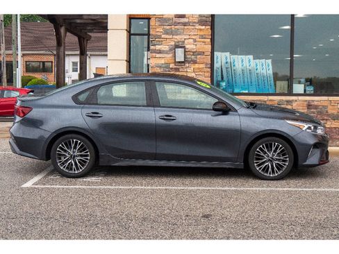 Used 2023 Kia Forte GT-Line w/ GT-Line Premium Package FWD image 2