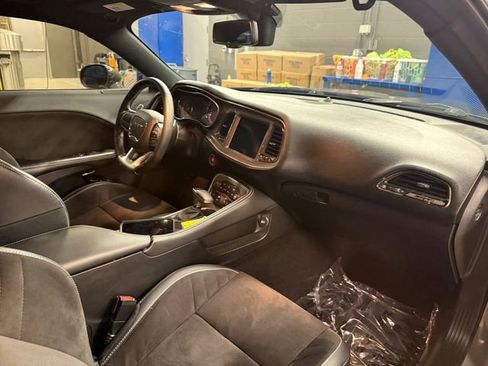 Used 2019 Dodge Challenger SRT Hellcat image 6