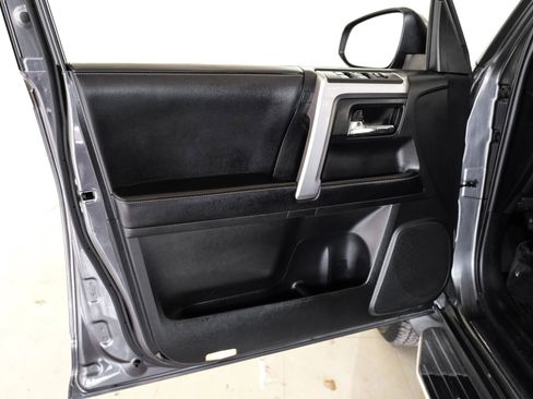 Used 2018 Toyota 4Runner SR5 image 35