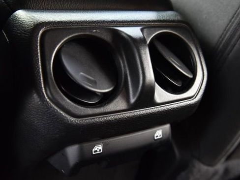 Used 2022 Jeep Wrangler Unlimited Sport AWD/4WD image 22