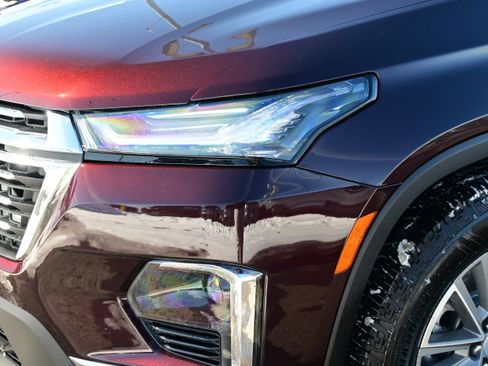 Used 2023 Chevrolet Traverse LT image 11
