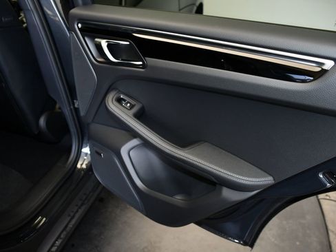 New 2026 Porsche Macan AWD/4WD image 27