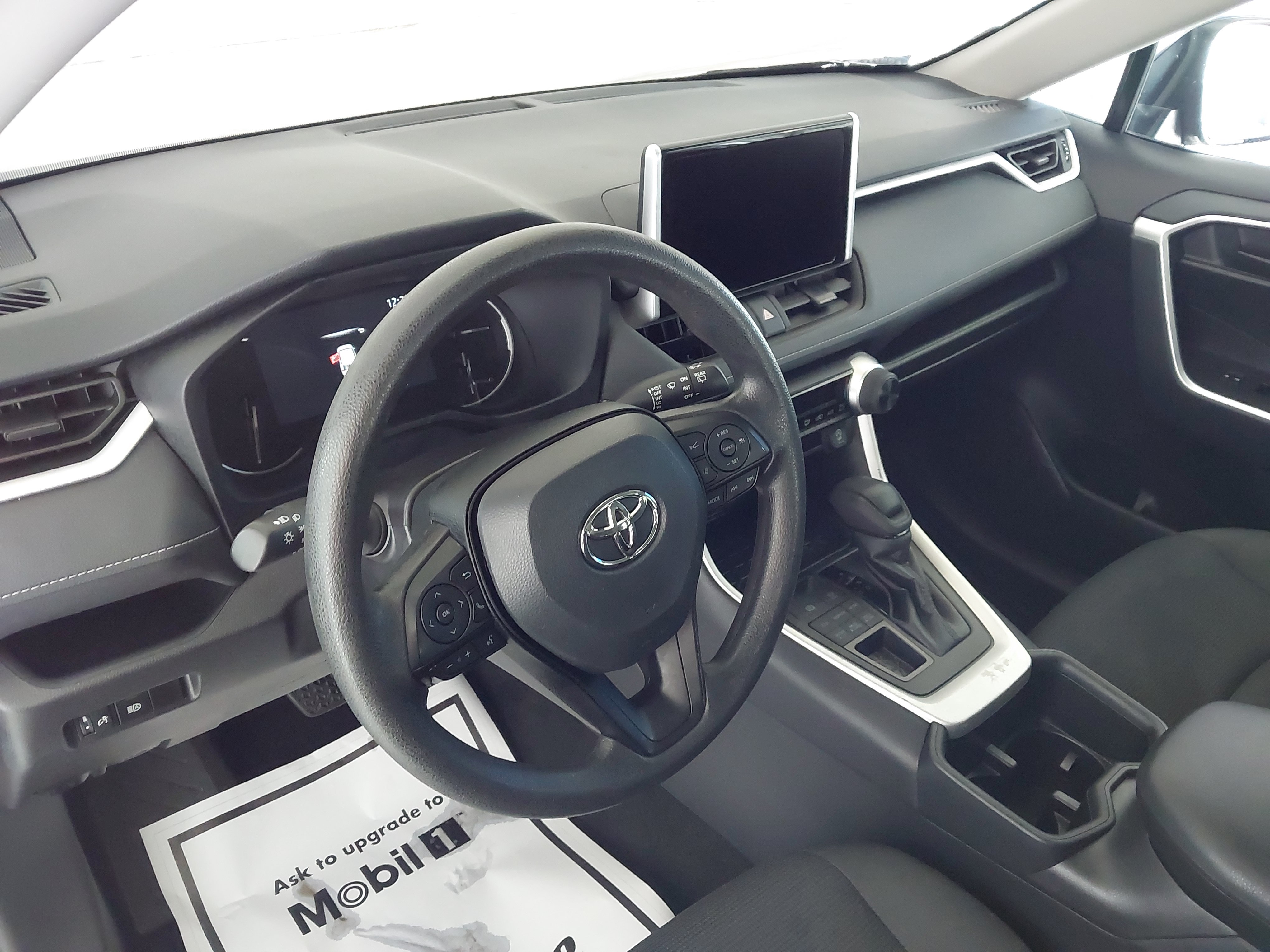 Used 2025 Toyota RAV4 LE AWD/4WD image 2