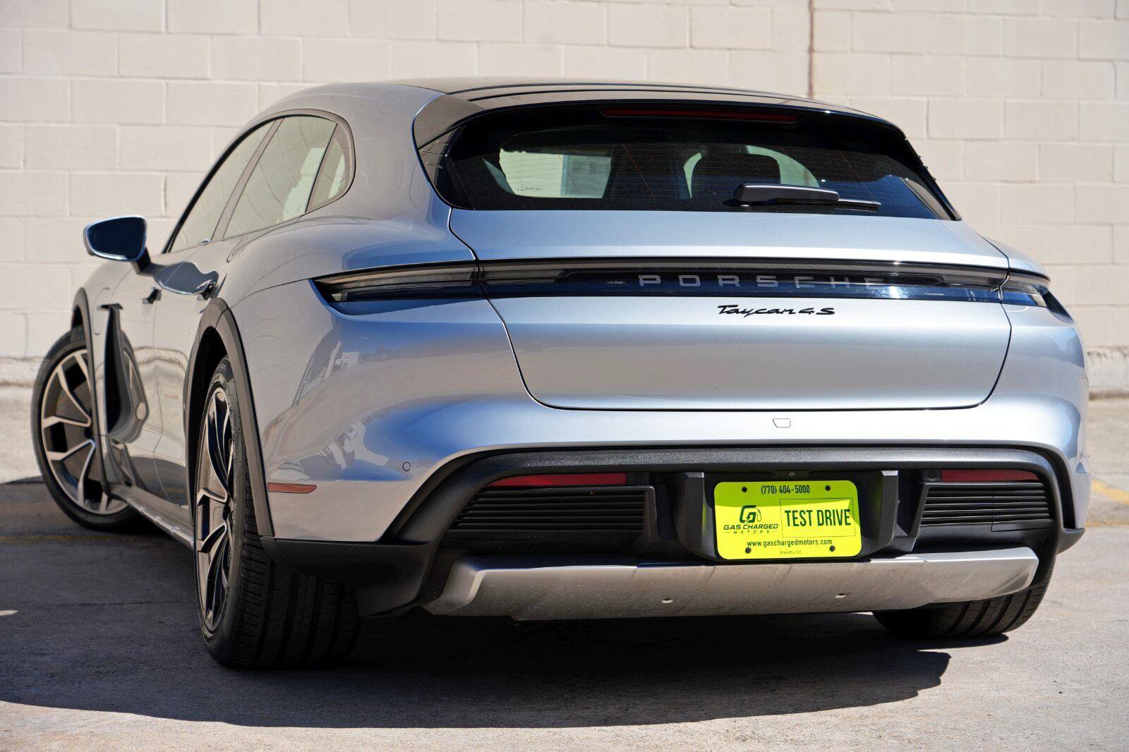 Used 2022 Porsche Taycan 4S AWD/4WD image 6