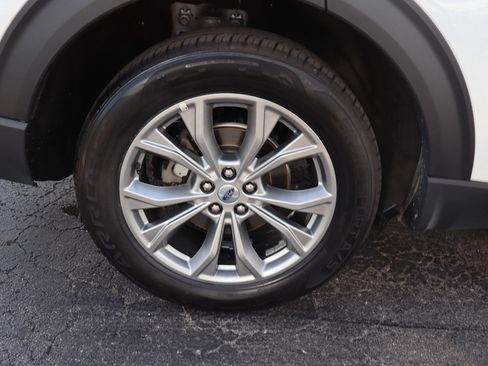 Used 2023 Ford Explorer XLT w/ Equipment Group 202A AWD/4WD image 44