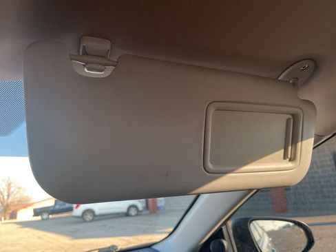 Used 2015 Toyota Corolla S image 74