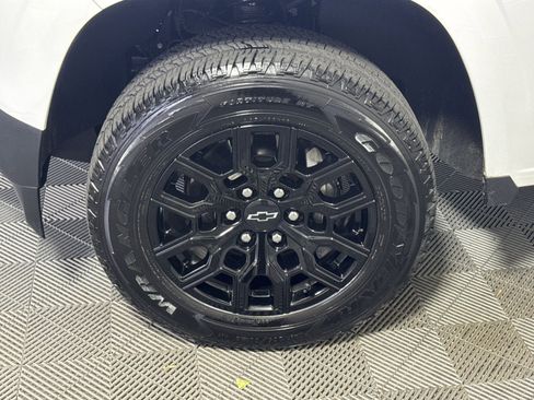 Used 2025 Chevrolet Colorado W/T w/ WT Custom Package image 12