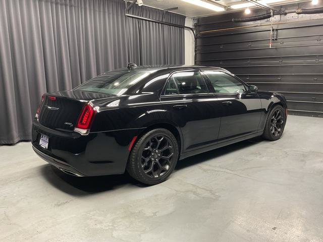Used 2019 Chrysler 300 S RWD image 5