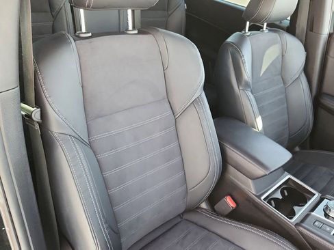 Used 2023 Mitsubishi Outlander SE image 19