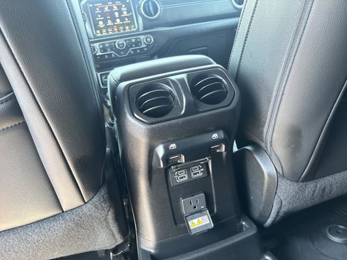 Used 2018 Jeep Wrangler Unlimited Sahara AWD/4WD image 23