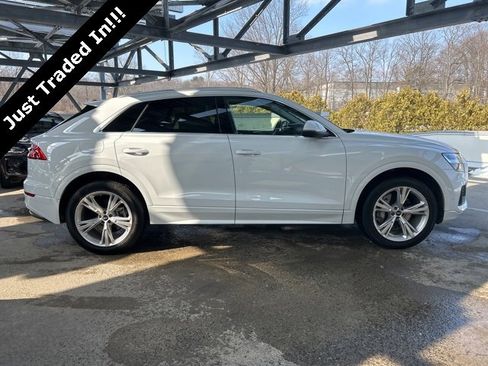Used 2022 Audi Q8 Premium Plus image 6