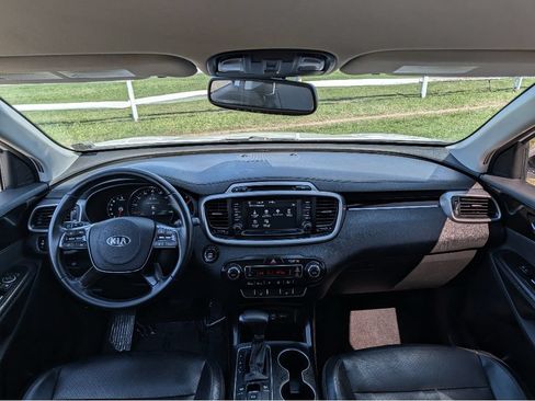 Used 2019 Kia Sorento EX FWD image 30