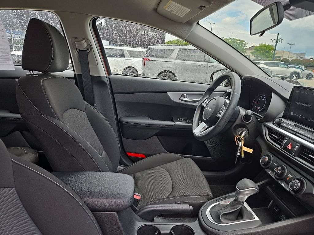 Certified 2023 Kia Forte LXS FWD image 32