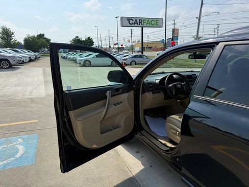 Used 2010 Toyota Highlander SE AWD/4WD image 17
