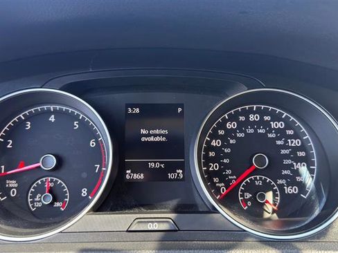 Used 2018 Volkswagen Golf SportWagen FWD image 30