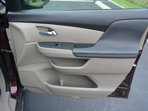 Used 2015 Honda Odyssey EX image 19