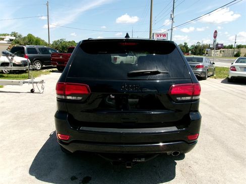 Used 2018 Jeep Grand Cherokee Altitude RWD image 8