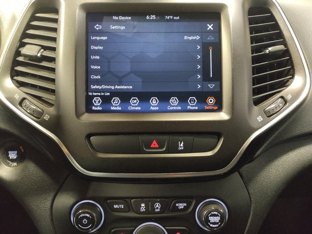 Used 2022 Jeep Cherokee Trailhawk w/ Comfort/Convenience Group AWD/4WD image 25