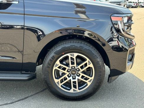 New 2025 Ford Expedition Active image 44