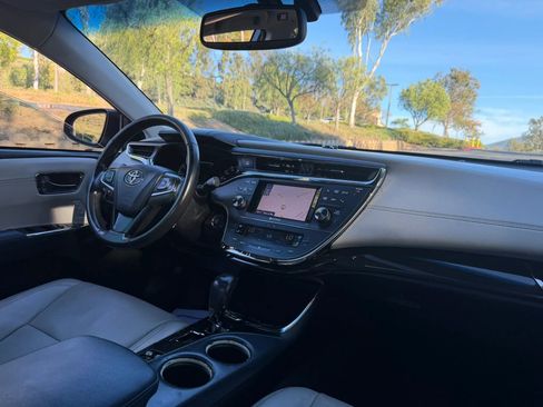 Used 2013 Toyota Avalon Limited FWD image 19