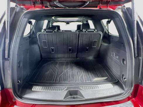 Certified 2025 Chevrolet Suburban Premier AWD/4WD image 29